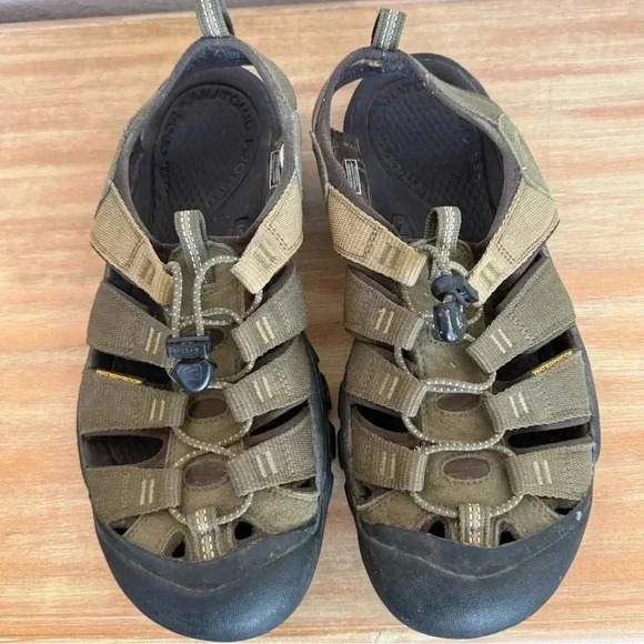 Keen Newport Men’s Waterproof Outdoors Sandals Size 10 US Green Closed Toe - Picture 2 of 12